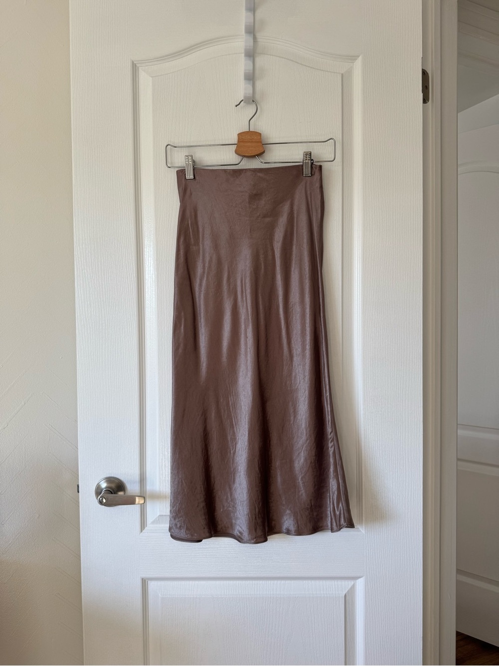 Aritzia Babaton satin midi skirt *small flaw